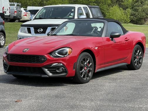 Hypnotique Red 2019 FIAT 124 Spider Abarth
