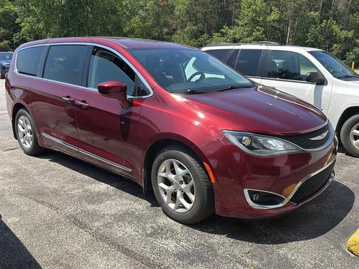 Velvet Red Pearlcoat 2019 Chrysler Pacifica Touring Plus