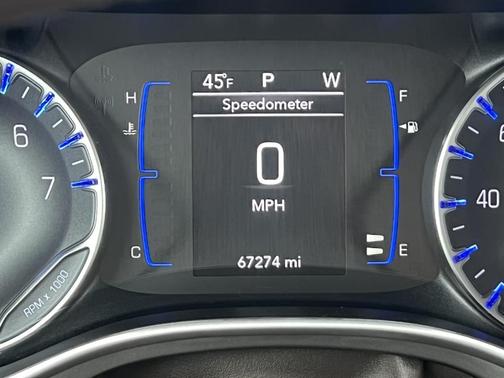 Bright White Clearcoat 2019 Chrysler Pacifica Touring-L