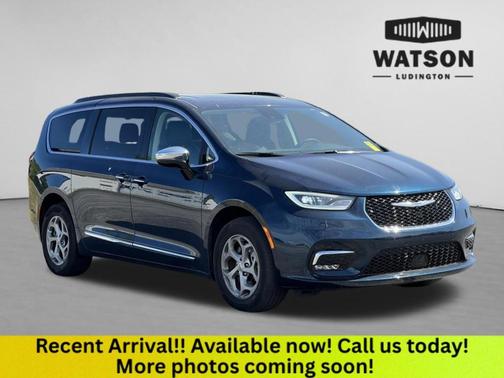Fathom Blue Pearlcoat 2023 Chrysler Pacifica Limited