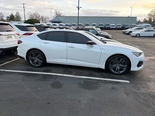 2023 Acura TLX 