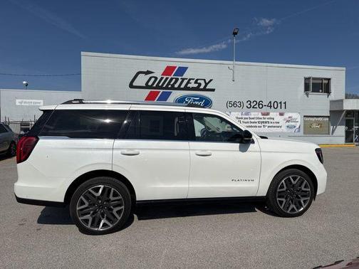 Star White Metallic Tri-Coat 2025 Ford Expedition Platinum
