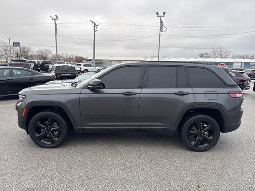 2022 Jeep Grand Cherokee Altitude