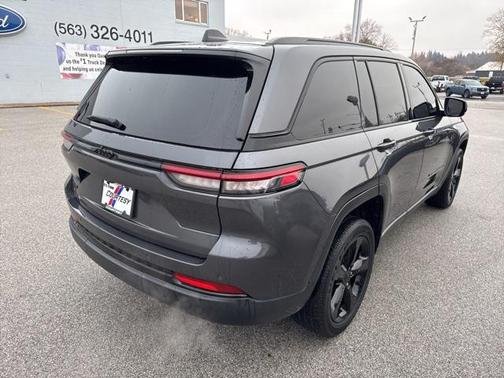 2022 Jeep Grand Cherokee Altitude