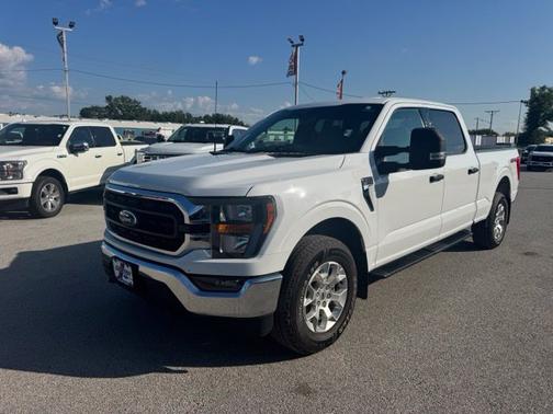 Oxford White 2023 Ford F-150 XLT