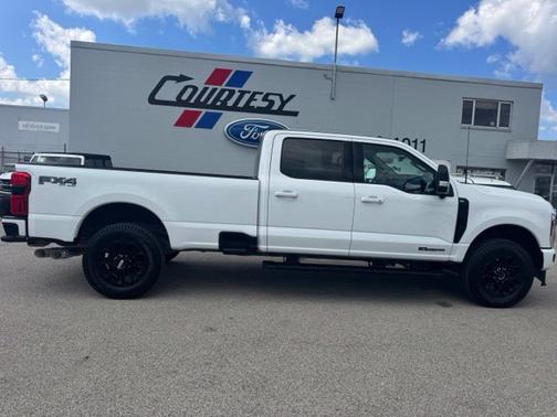 Oxford White 2025 Ford F-250 XLT
