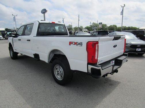 Oxford White 2025 Ford F-250 XL