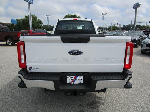 Oxford White 2025 Ford F-250 XL