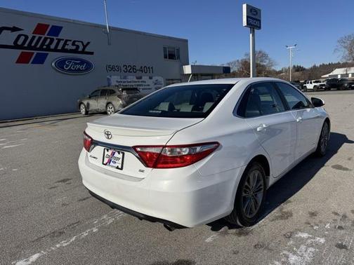 2016 Toyota Camry SE