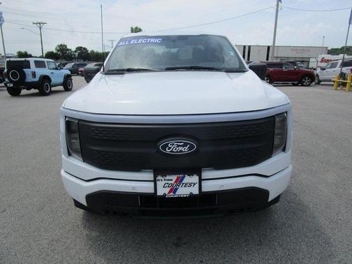 2025 Ford F-150 Lightning Flash