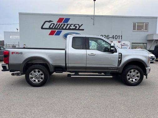Iconic Silver Metallic 2023 Ford F-350 Lariat