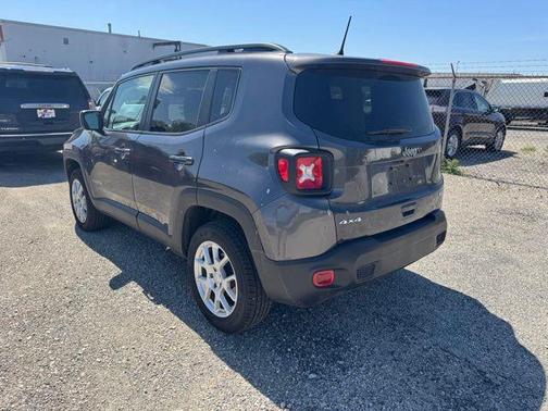 Granite Crystal Metallic Clearcoat 2019 Jeep Renegade Latitude