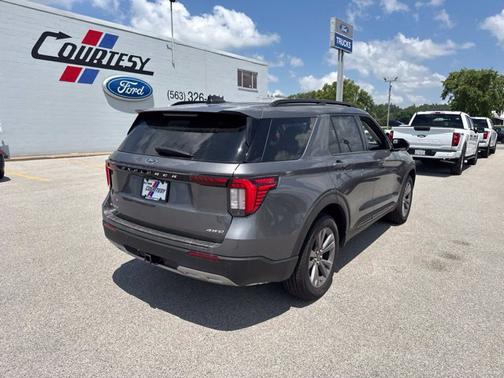 Carbonized Gray Metallic 2026 Ford Explorer Active (200A) 4WD