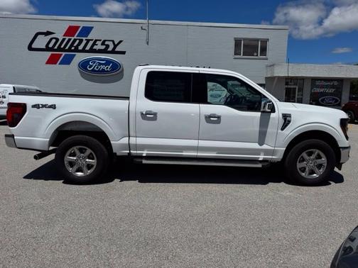 Oxford White 2024 Ford F-150 XLT