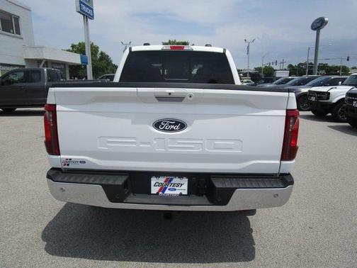 Oxford White 2024 Ford F-150 XLT