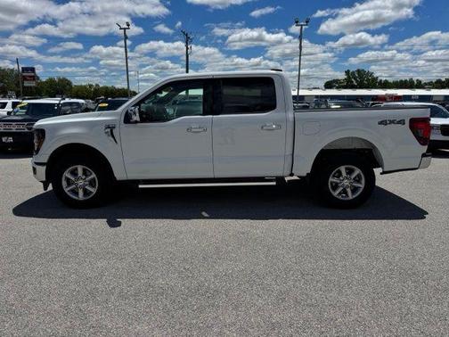 Oxford White 2024 Ford F-150 XLT