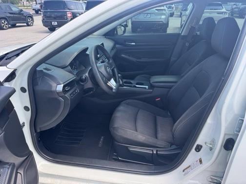 Glacier White 2022 Nissan Altima 2.5 S