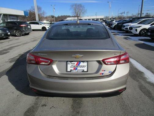 2022 Chevrolet Malibu FWD LT