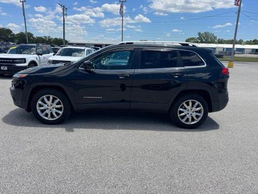 Brilliant Black Crystal Pearlcoat 2015 Jeep Cherokee Limited