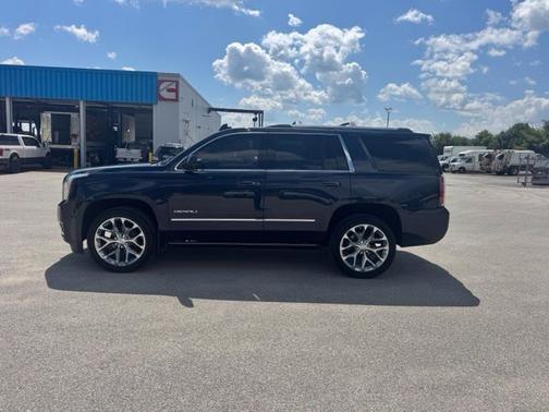 Dark Sapphire Blue Metallic 2018 GMC Yukon Denali