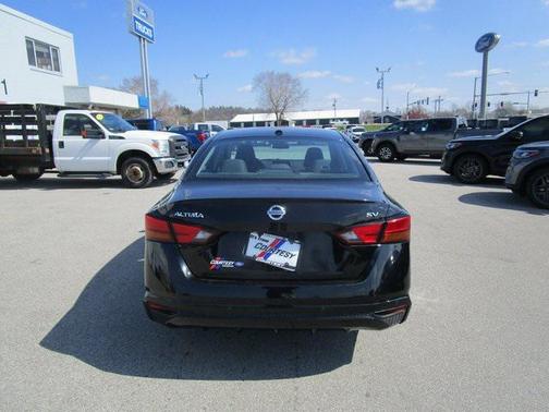 2021 Nissan Altima 2.5 SV