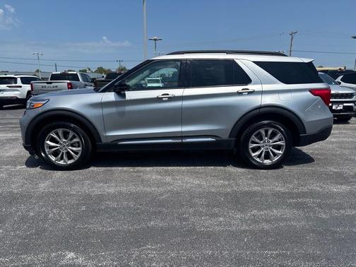 Silver Metallic 2024 Ford Explorer Base