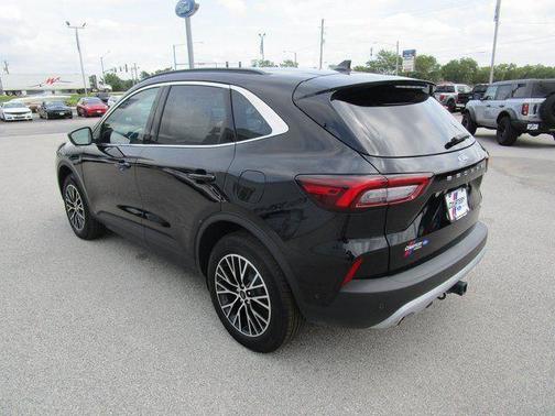 Agate Black Metallic 2024 Ford Escape PHEV SE