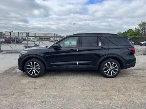 Agate Black Metallic 2026 Ford Explorer ST-Line