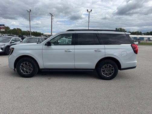 Space Silver Metallic 2025 Ford Expedition Active 4x2