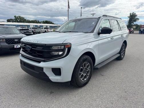 Space Silver Metallic 2025 Ford Expedition Active 4x2