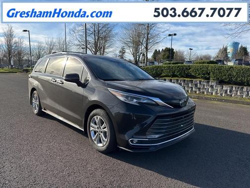 2022 Toyota Sienna Platinum 7 Passenger