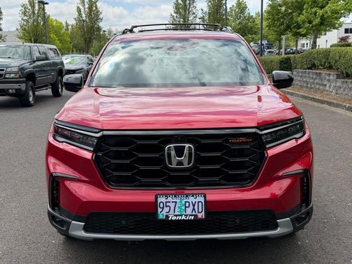 Radiant Red Metallic II 2025 Honda Pilot TrailSport