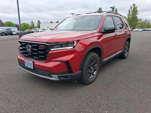 Radiant Red Metallic II 2025 Honda Pilot TrailSport