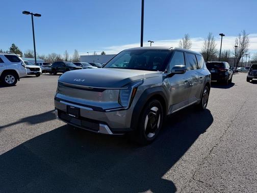 2024 Kia EV9 Light Long Range