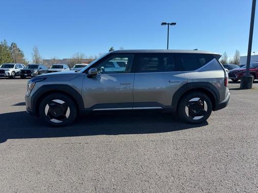 2024 Kia EV9 Light Long Range