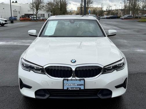 Mineral White Metallic 2022 BMW 330 i xDrive