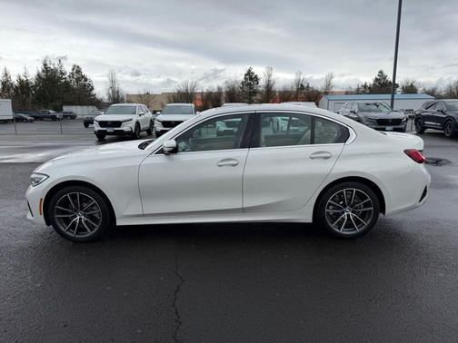 Mineral White Metallic 2022 BMW 330 i xDrive