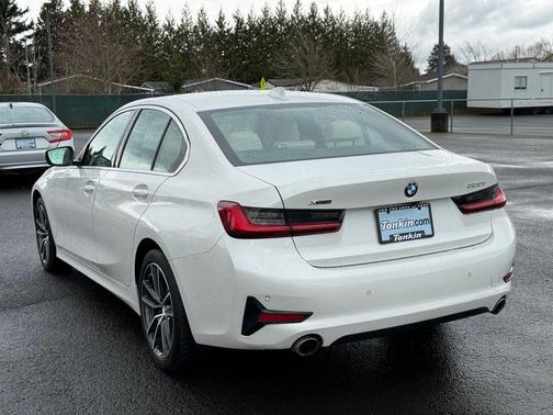 Mineral White Metallic 2022 BMW 330 i xDrive