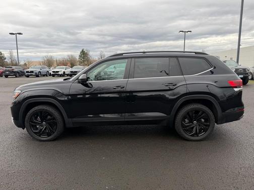 2023 Volkswagen Atlas 3.6L SE w/Technology