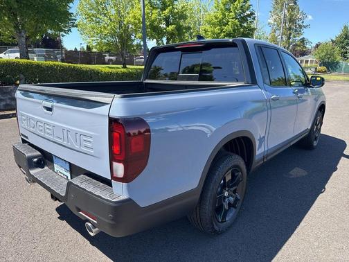 Sonic Gray Pearl 2026 Honda Ridgeline Black Edition Two-Tone