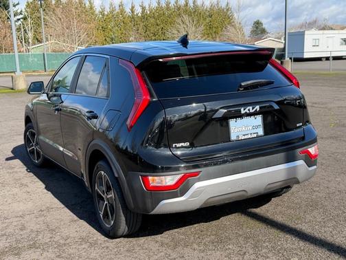 2024 Kia Niro LX