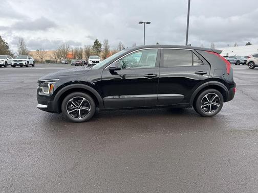 2024 Kia Niro LX