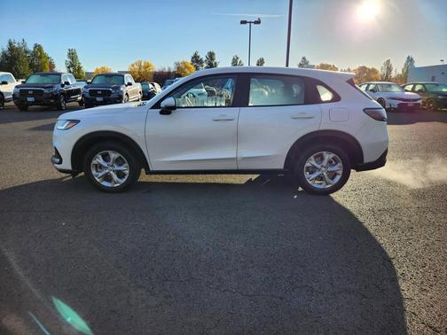 2025 Honda HR-V LX