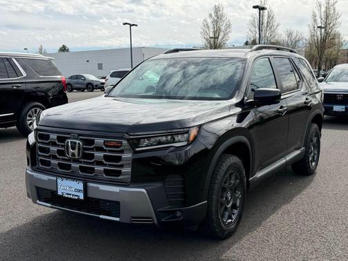 Crystal Black Pearl 2026 Honda Pilot TrailSport
