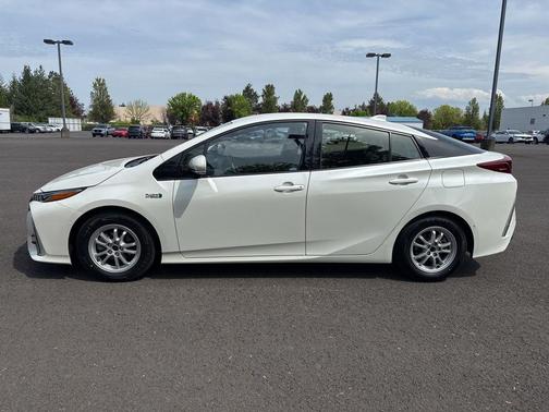 Blizzard Pearl 2018 Toyota Prius Prime Advanced