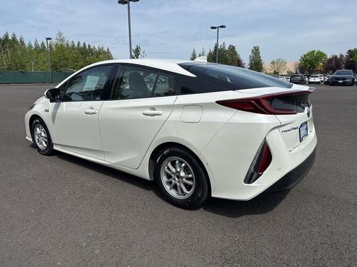 Blizzard Pearl 2018 Toyota Prius Prime Advanced