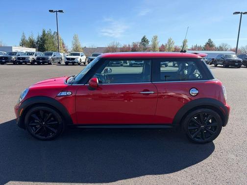 Chili Pepper Red 2013 MINI Hardtop Cooper S
