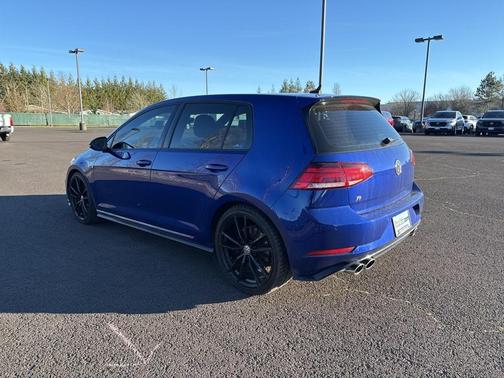 2019 Volkswagen Golf R 2.0T w/DCC & Navigation