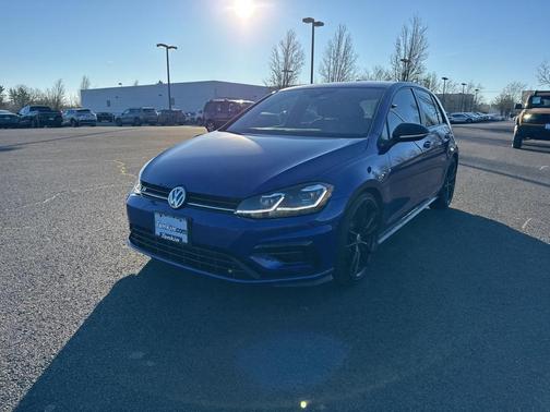 2019 Volkswagen Golf R 2.0T w/DCC & Navigation