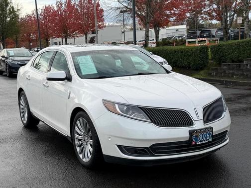 2015 Lincoln MKS Base